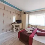 מלון Viva Deluxe 3*